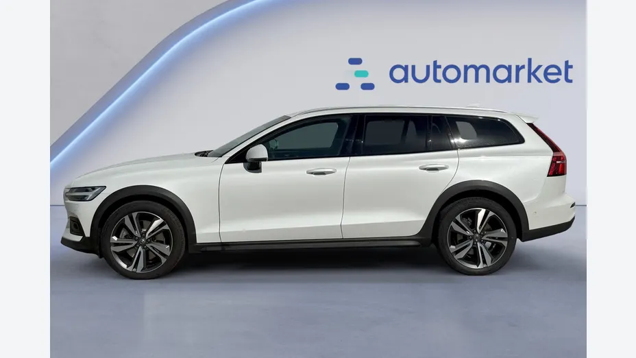 VOLVO V60 V60 CC Plus B5 B AWD aut