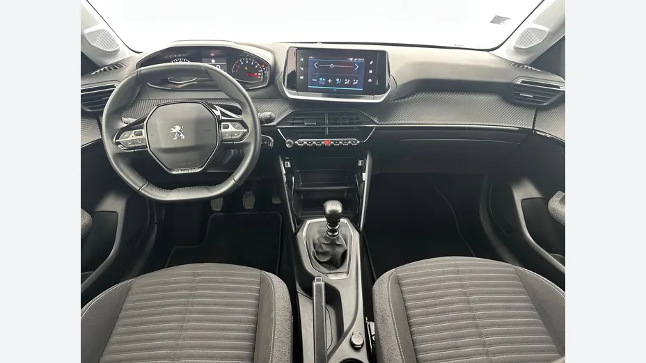 PEUGEOT 208 -