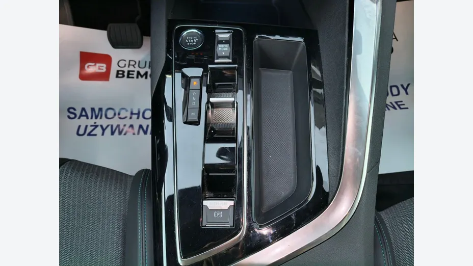 PEUGEOT 3008 3008 1.2 PureTech Allure S&S EAT8
