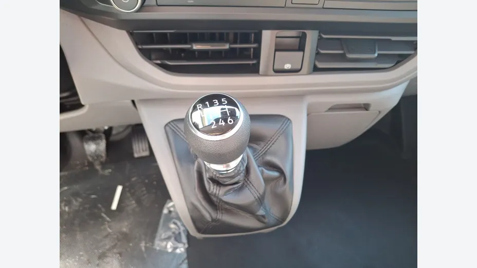 VOLKSWAGEN Transporter Transporter Kombi TDI L2H1 M1 Nowy