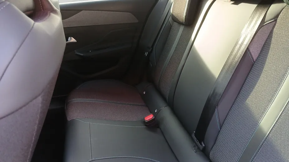 PEUGEOT 308 -