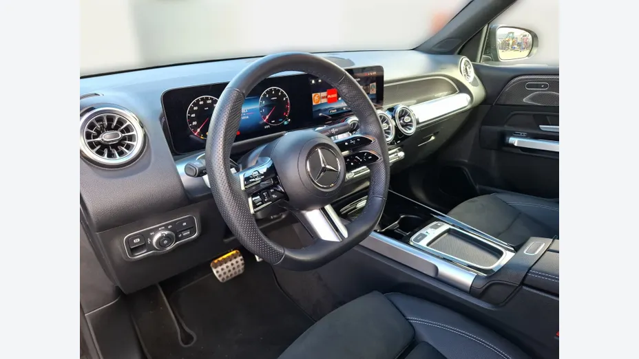 MERCEDES-BENZ GLB GLB 200 mHEV AMG Line 7G-DCT