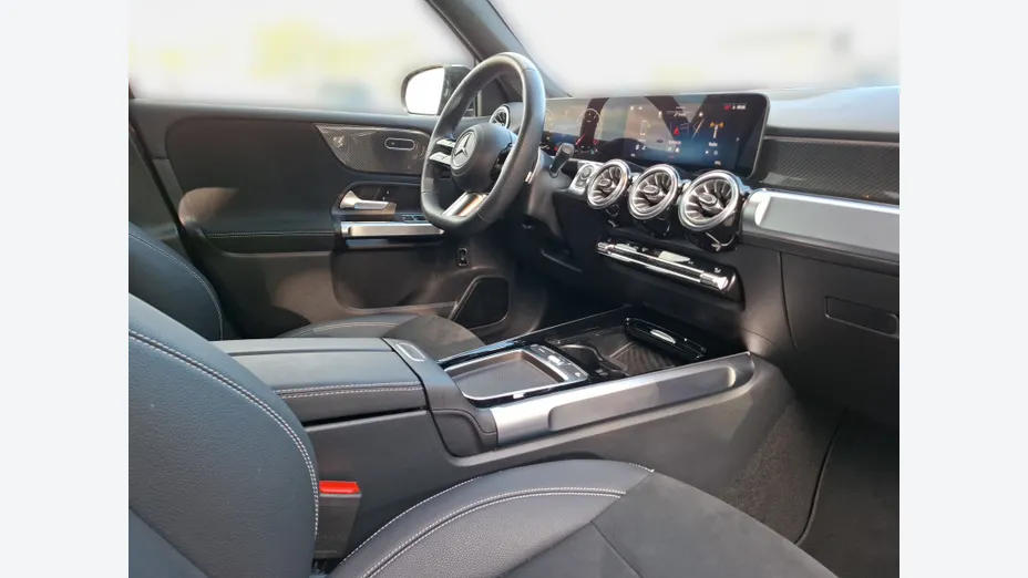 MERCEDES-BENZ GLB GLB 200 mHEV AMG Line 7G-DCT