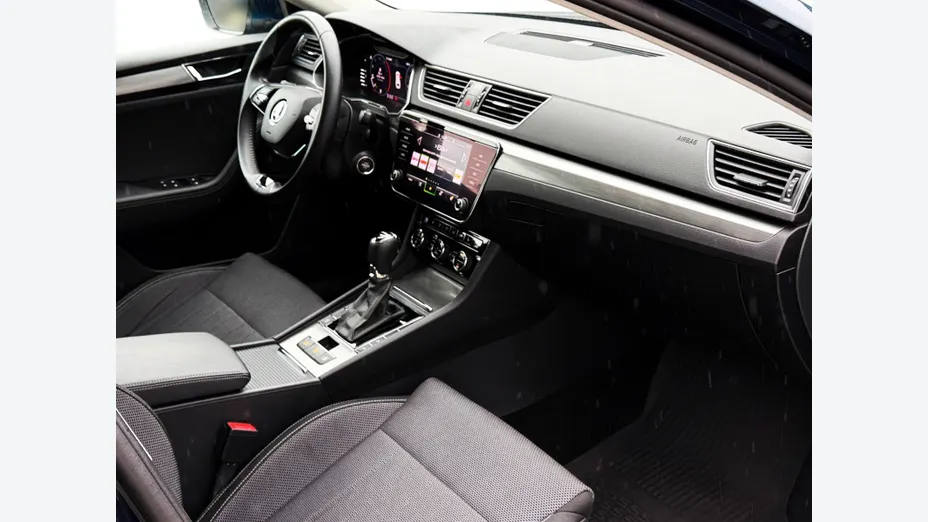 SKODA Superb Superb 2.0 TDI SCR Style DSG