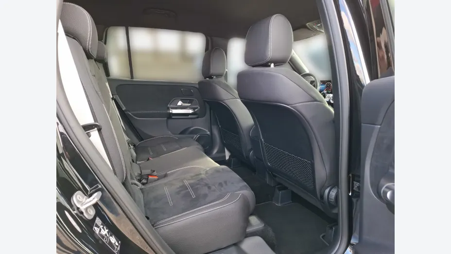 MERCEDES-BENZ GLB GLB 200 mHEV AMG Line 7G-DCT