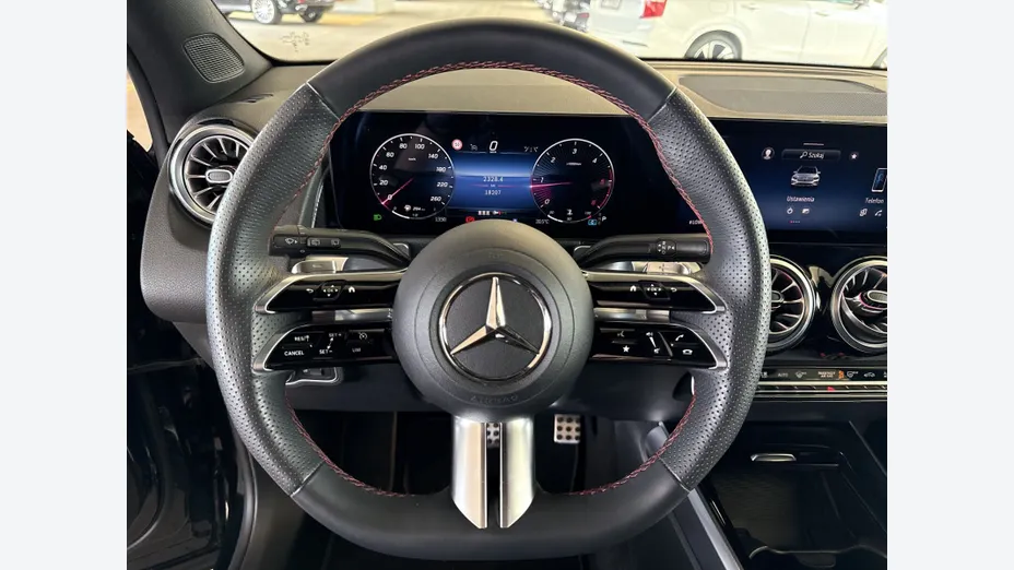MERCEDES-BENZ GLB GLB 200 d 4-Matic AMG Line 8G-DCT
