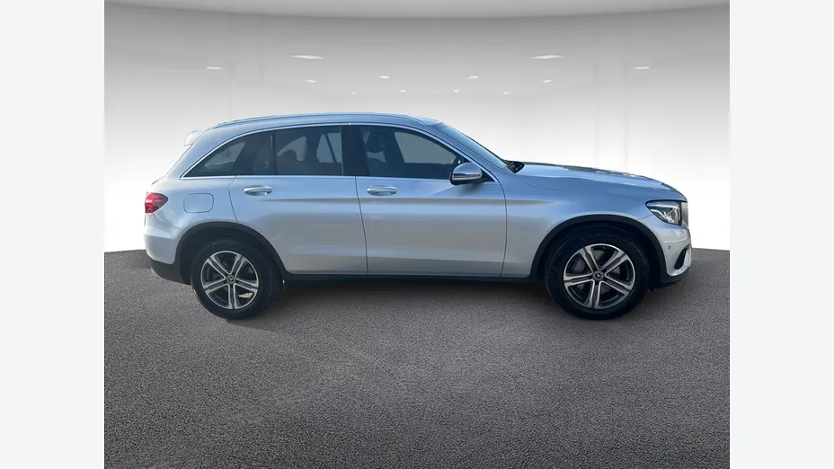 MERCEDES-BENZ GLC -