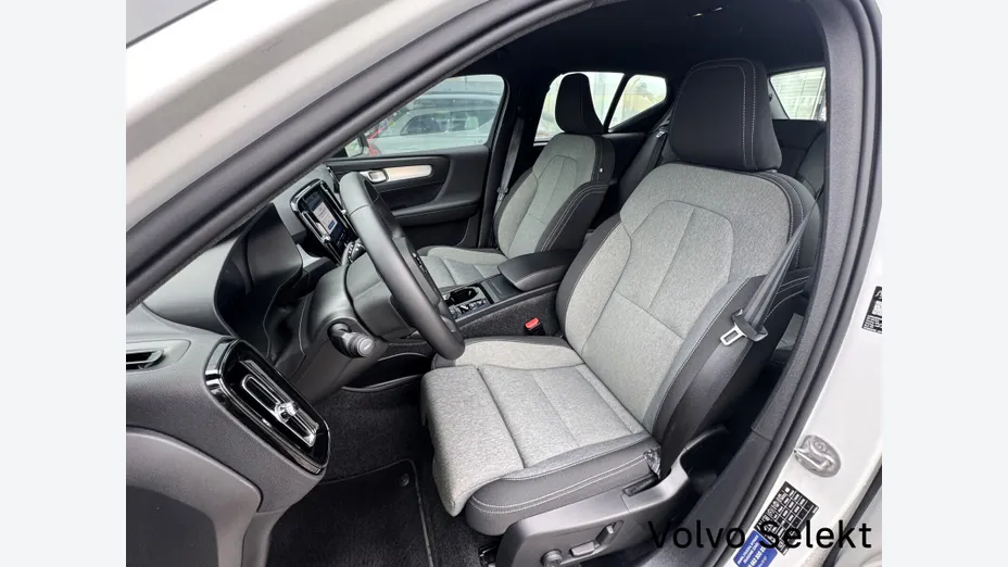 VOLVO XC40 XC40 B3 Plus Dark aut