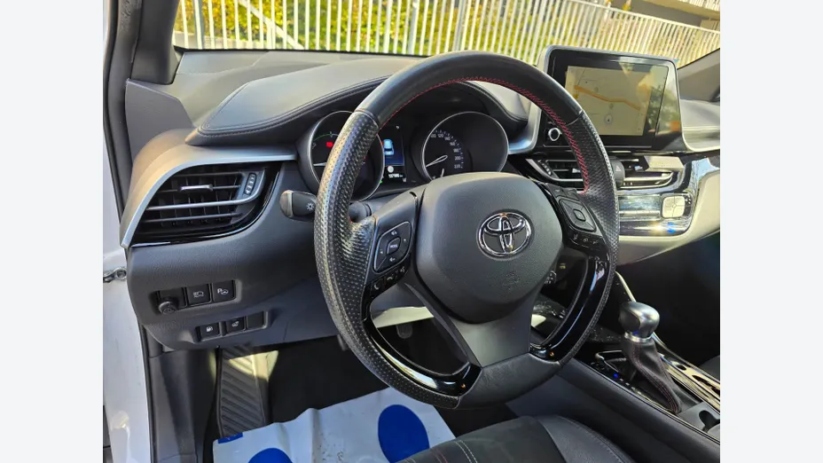 TOYOTA C-HR -