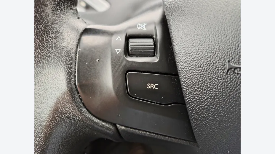 PEUGEOT 2008 2008 1.2 Pure Tech Style S&S