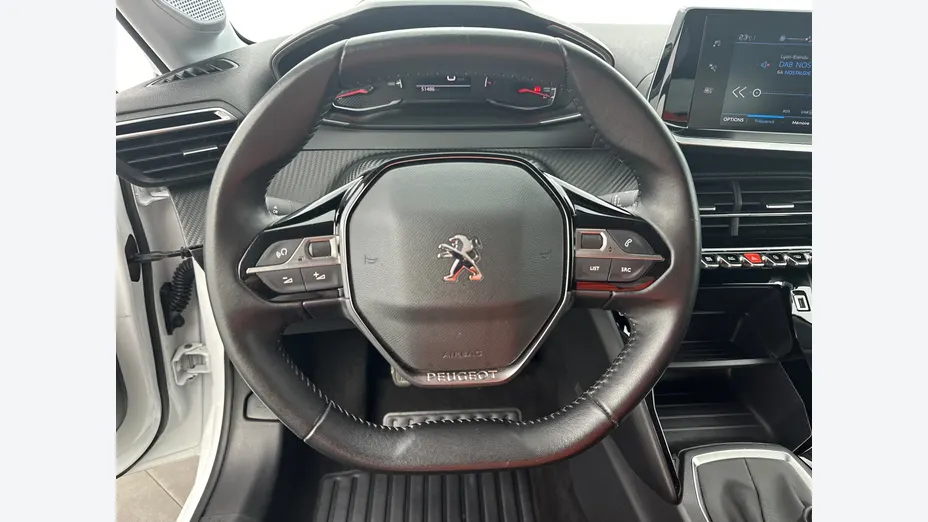 PEUGEOT 208 -