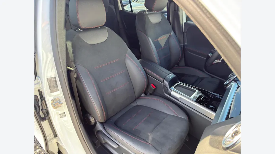 MERCEDES-BENZ GLB GLB 200 AMG Line 7G-DCT