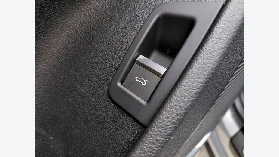 AUDI Q8 -