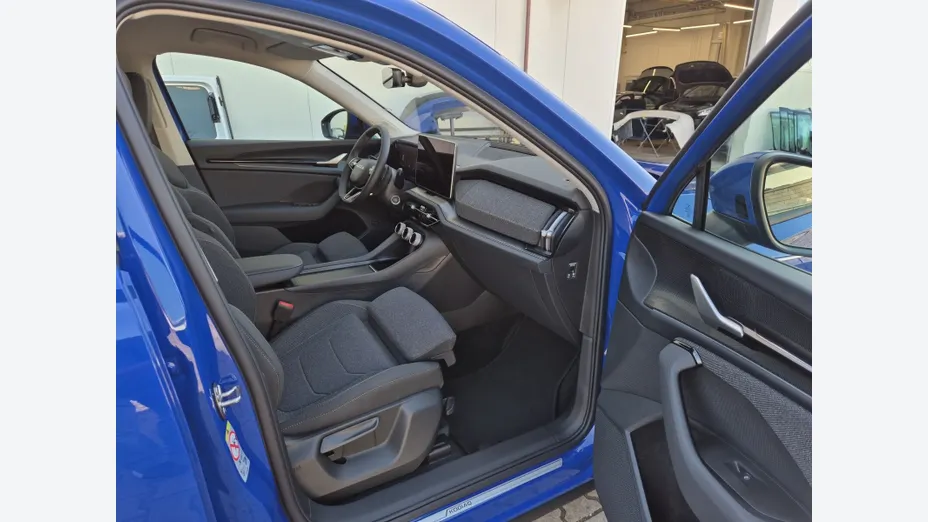 SKODA Kodiaq Kodiaq 1.5 TSI mHEV 4x2 Drive DSG Nowy