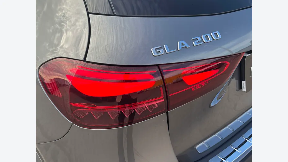 MERCEDES-BENZ GLA GLA 200 mHEV AMG Line 7G-DCT