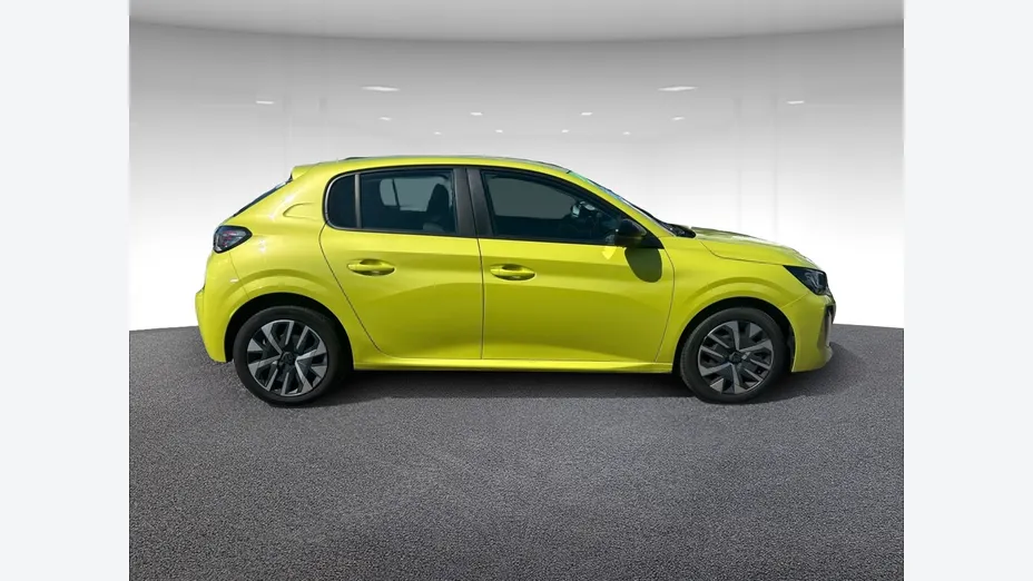 PEUGEOT 208 -