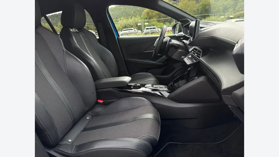 PEUGEOT 208 208 1.2 PureTech GT Line S&S EAT8