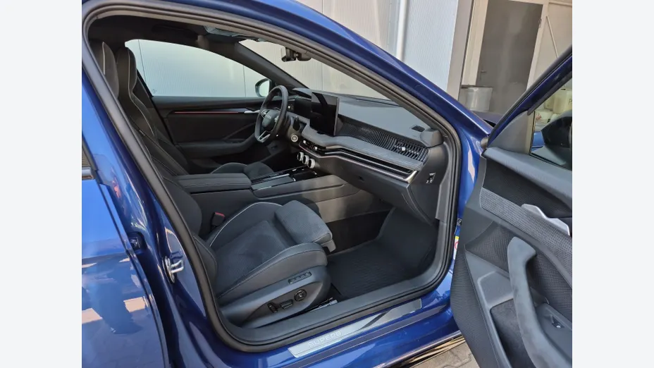 SKODA Superb Superb 2.0 TDI SCR 4x4 Sportline DSG