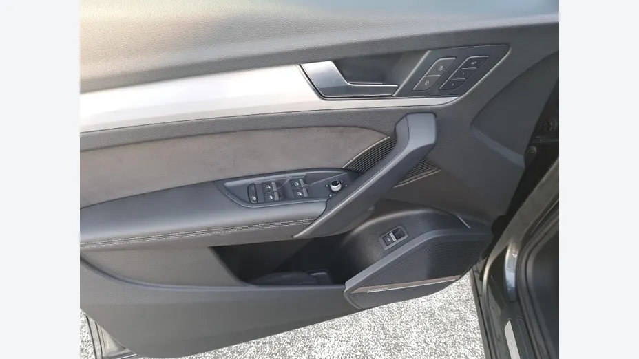 AUDI SQ5 -