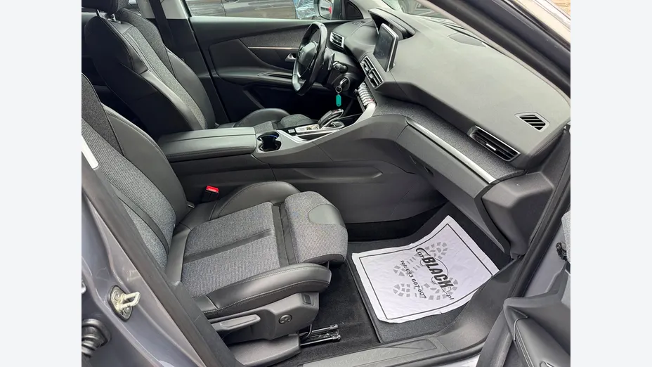 PEUGEOT 3008 -