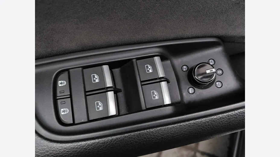 AUDI Q8 -