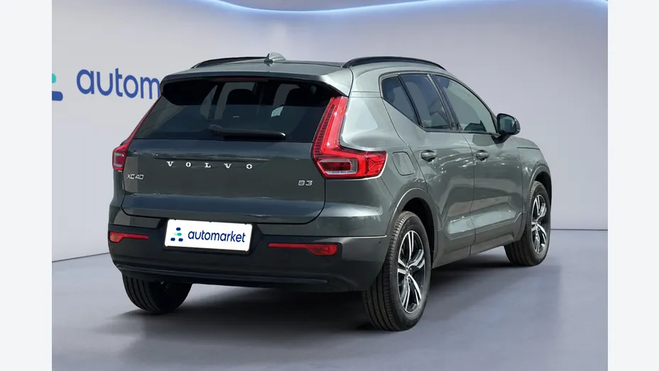 VOLVO XC40 XC40 B3 Plus Dark aut