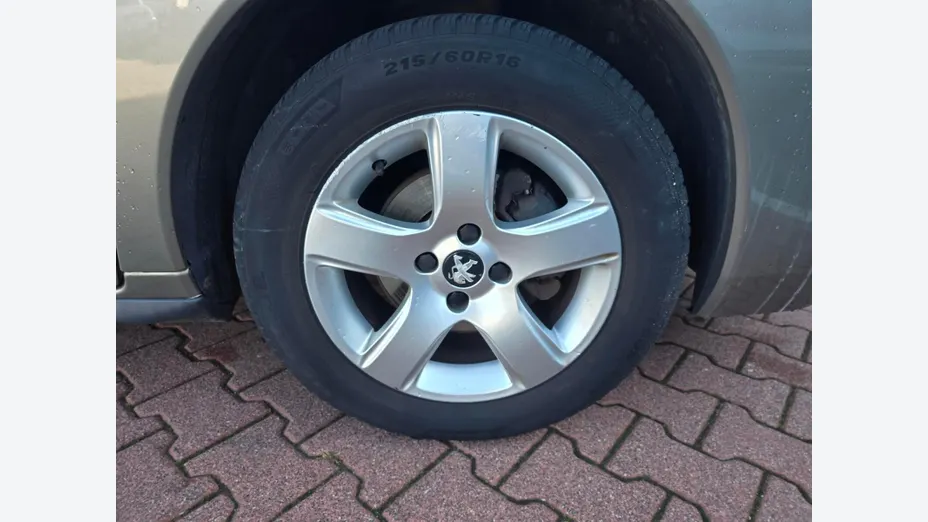PEUGEOT 3008 3008 1.6 HDi Active