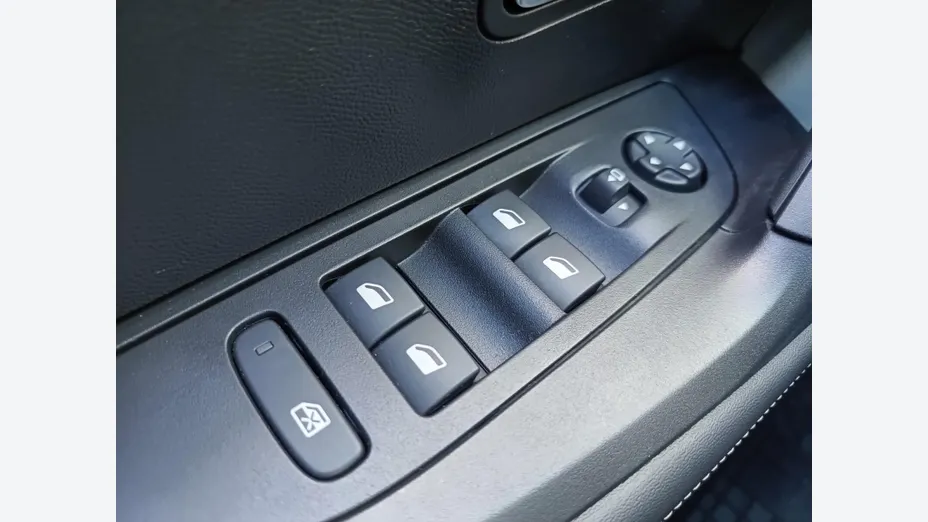 PEUGEOT 2008 2008 PureTech 130 Allure S&S EAT8
