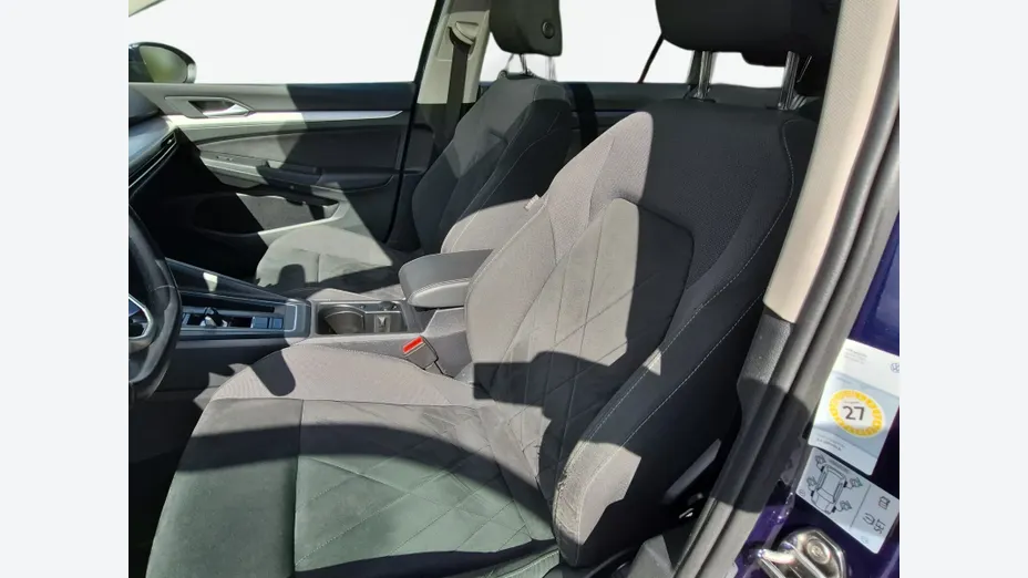 VOLKSWAGEN Golf -