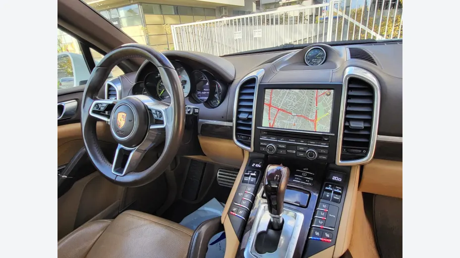 PORSCHE Cayenne -