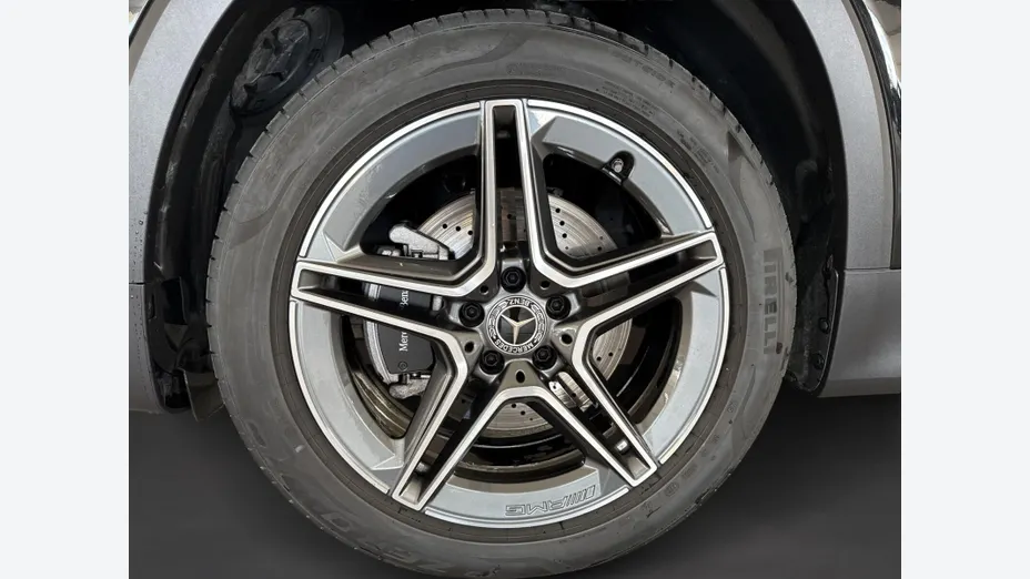 MERCEDES-BENZ GLB GLB 200 d 4-Matic AMG Line 8G-DCT