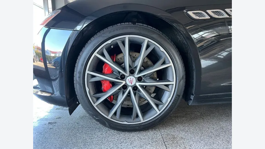 MASERATI Quattroporte -