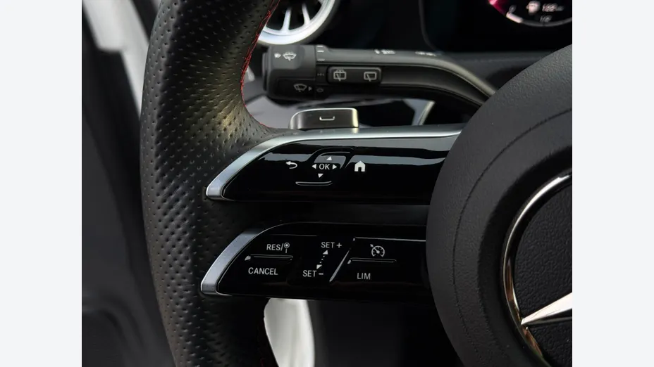 MERCEDES-BENZ A Klasa A 220 4-Matic AMG Line 8G-DCT