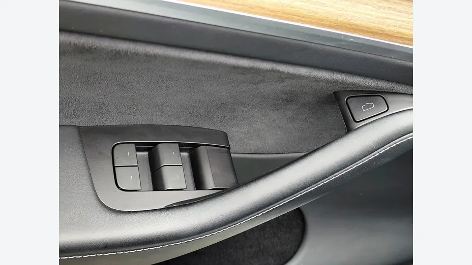 TESLA Model Y Y RWD