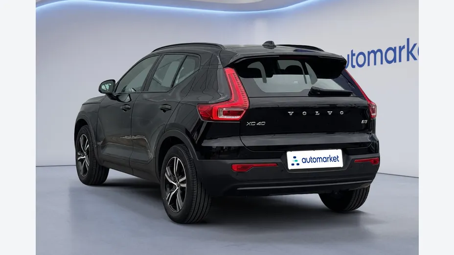 VOLVO XC40 XC40 B3 Plus Dark aut