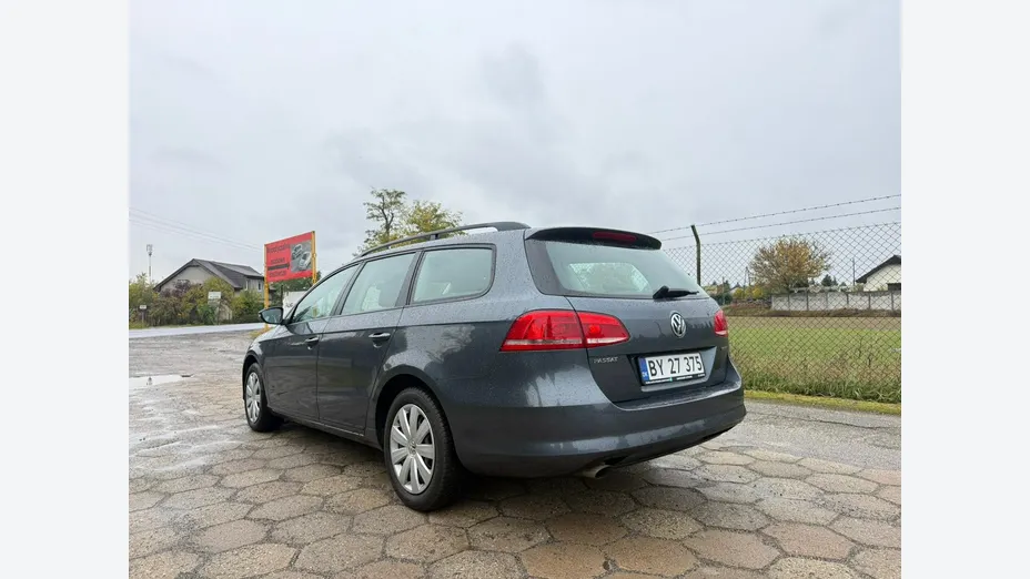 VOLKSWAGEN Passat -