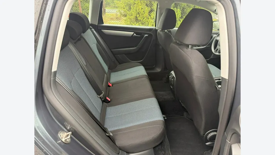 VOLKSWAGEN Passat -