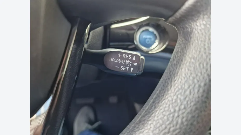 TOYOTA Prius -