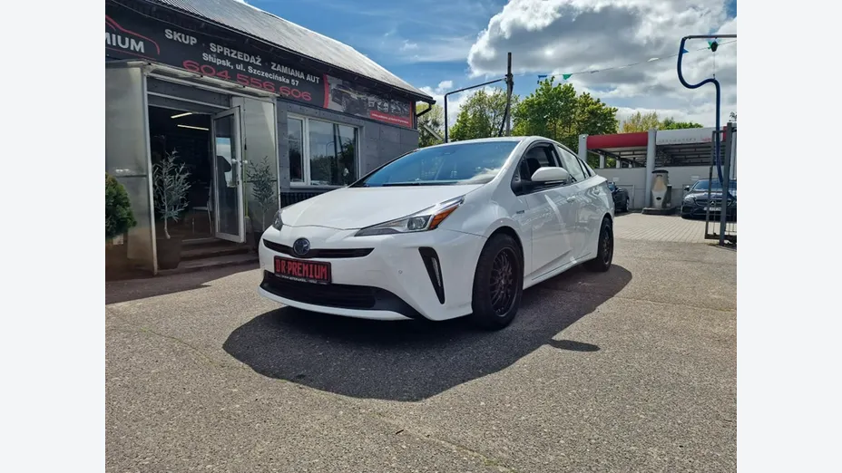 TOYOTA Prius -