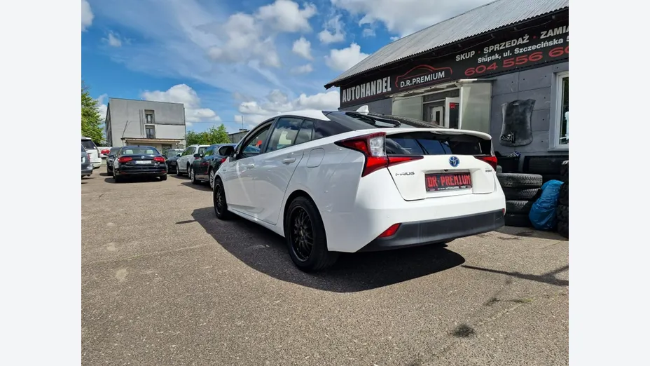 TOYOTA Prius -
