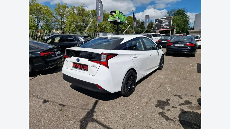 TOYOTA Prius -