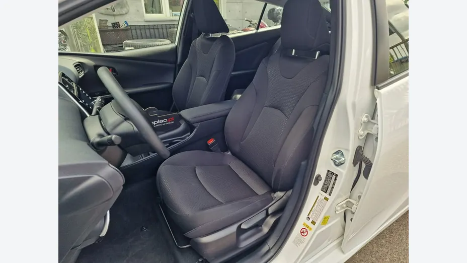 TOYOTA Prius -