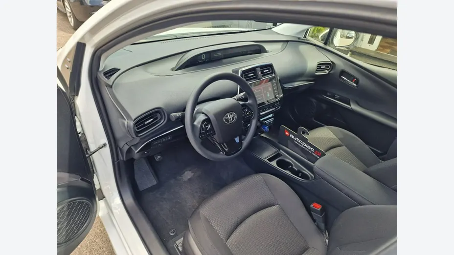 TOYOTA Prius -
