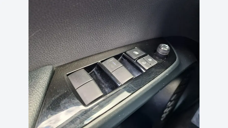 TOYOTA Prius -