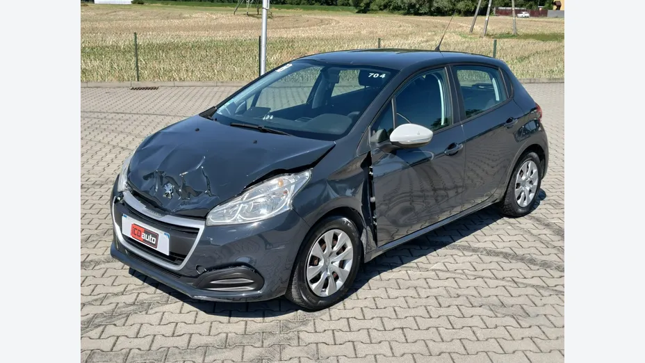 PEUGEOT 208 -