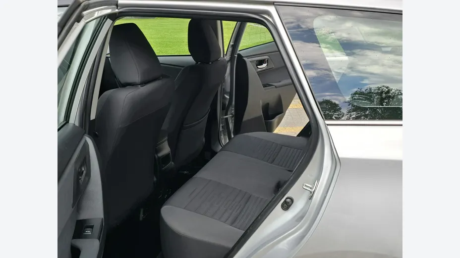 TOYOTA Auris -