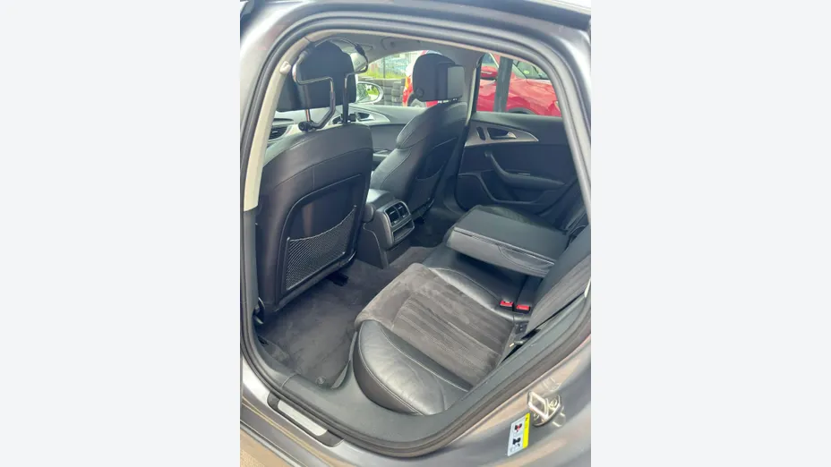 AUDI A6 -