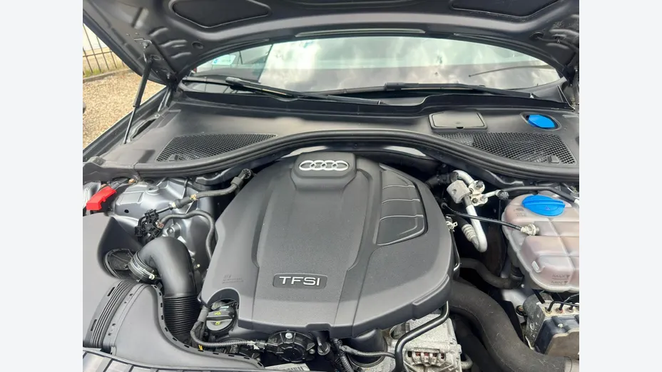 AUDI A6 -