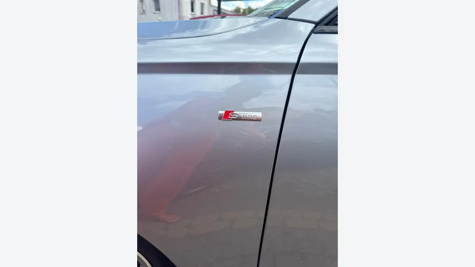 AUDI A6 -