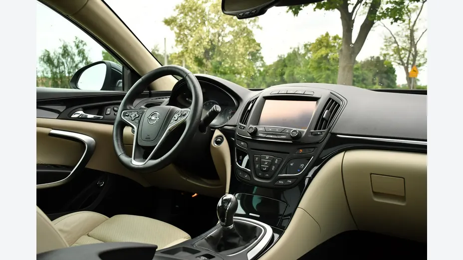 OPEL Insignia -
